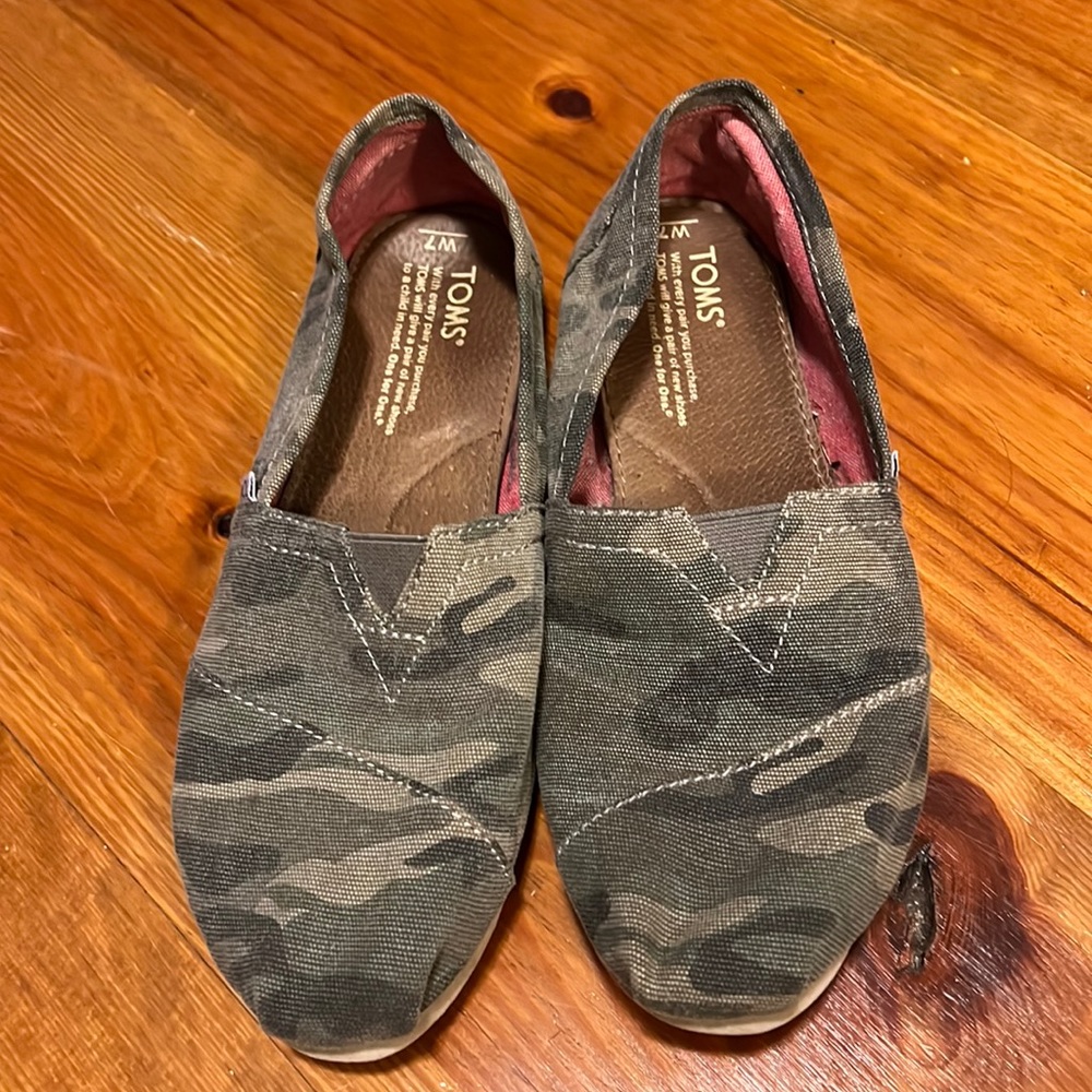 Toms